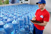 Вода в бутылках: добыча, доставка и польза